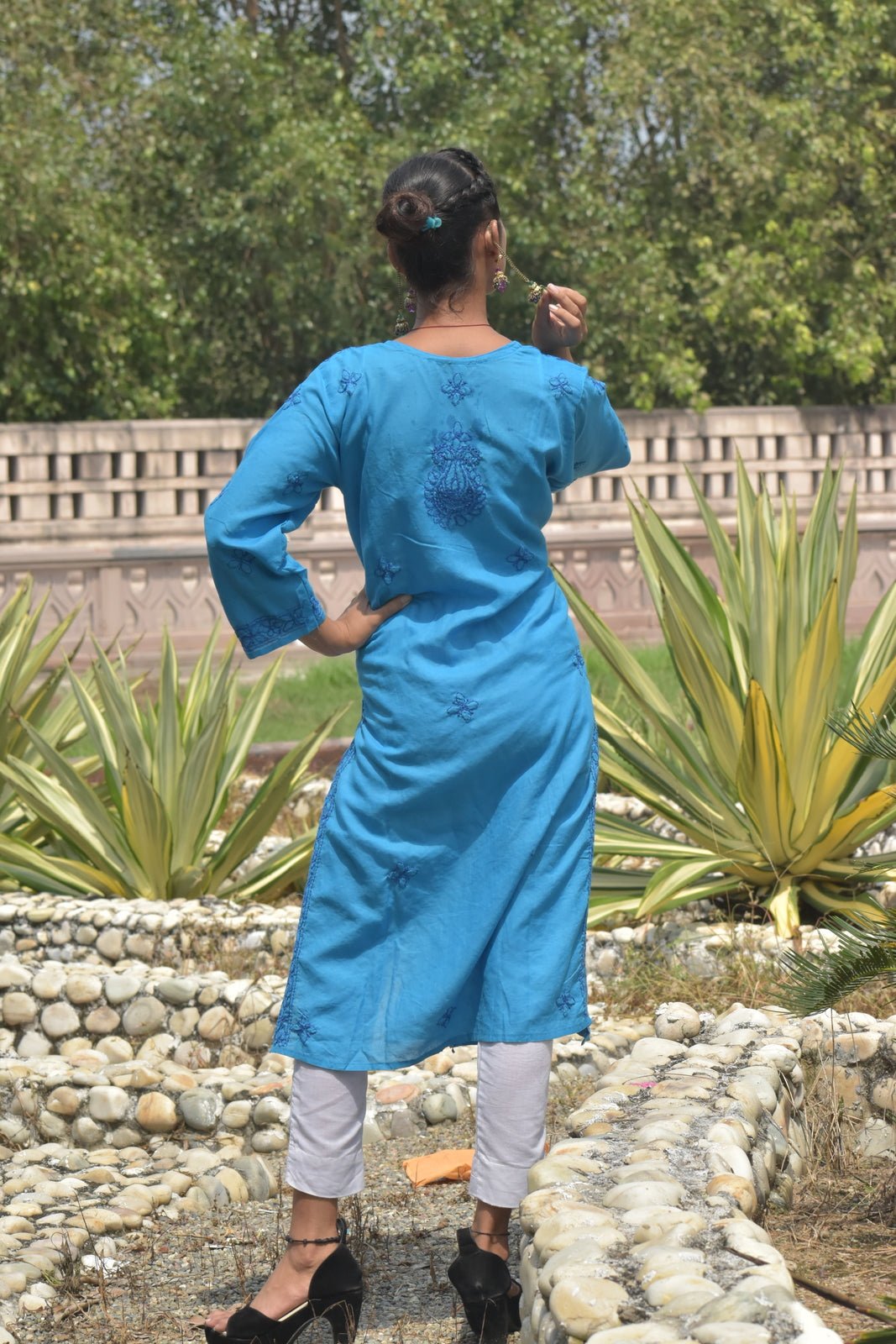 Hand Embroidered Lucknowi Chikankari Straight Cotton Kurti - ROYAL CHIKAN CREATION™